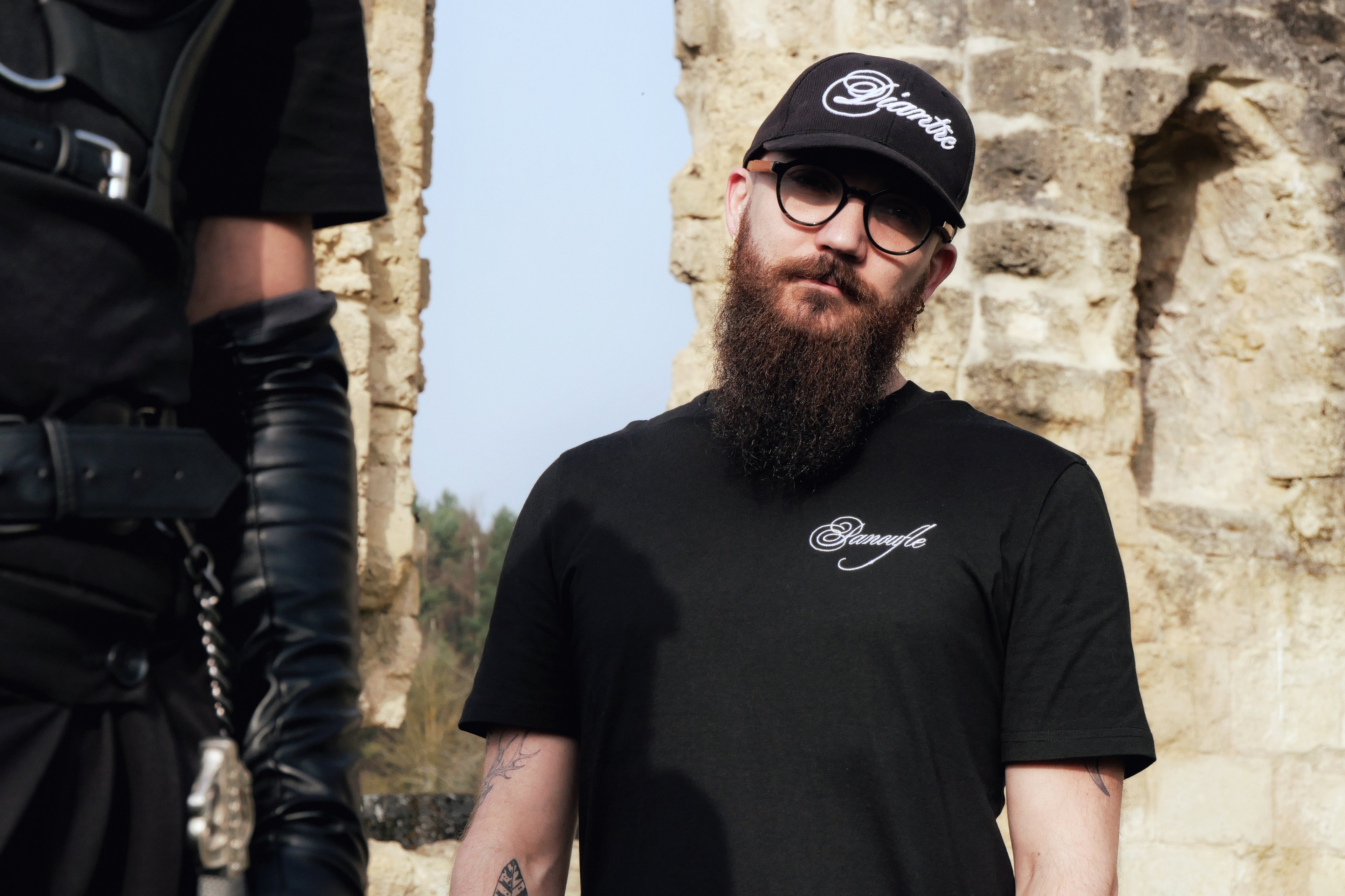 “Panoufle” – T-shirt brodé unisexe Vieilles Verveines